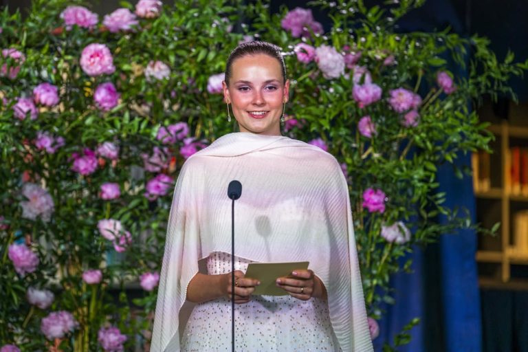 Ingrid Alexandra Von Norwegen Im Prinzessinnenkleid Zur Gala