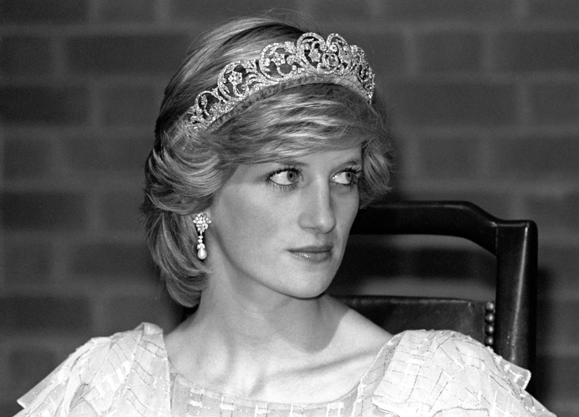Prinzessin Diana war unglücklich in ihrer Beziehung mit Prinz Charles. Auch der Druck der Presse und das strenge Hofprotokoll machten ihr zu schaffen. © picture alliance / empics