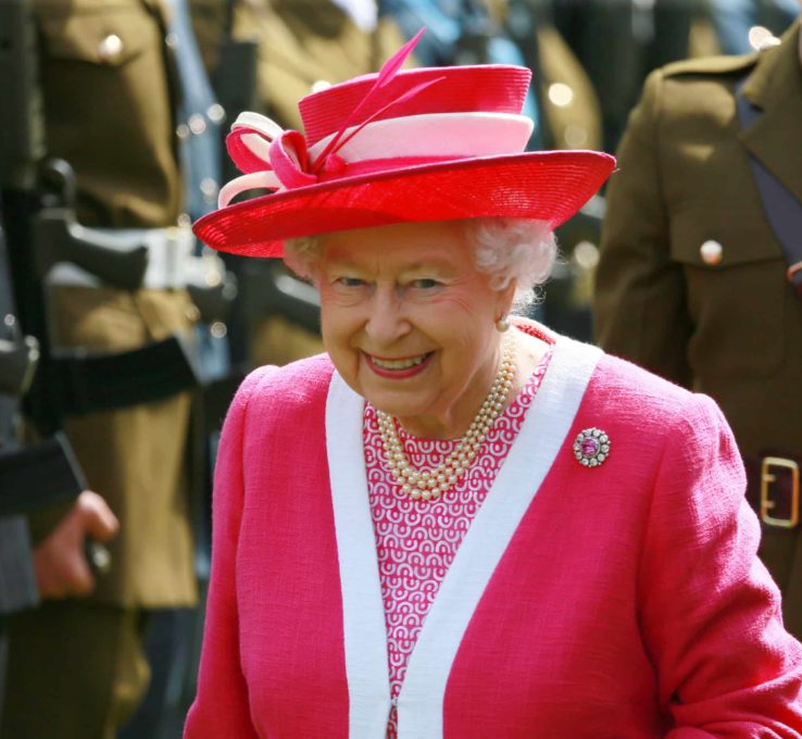 Queen Elizabeth und das Geheimnis ihrer Perlenkette