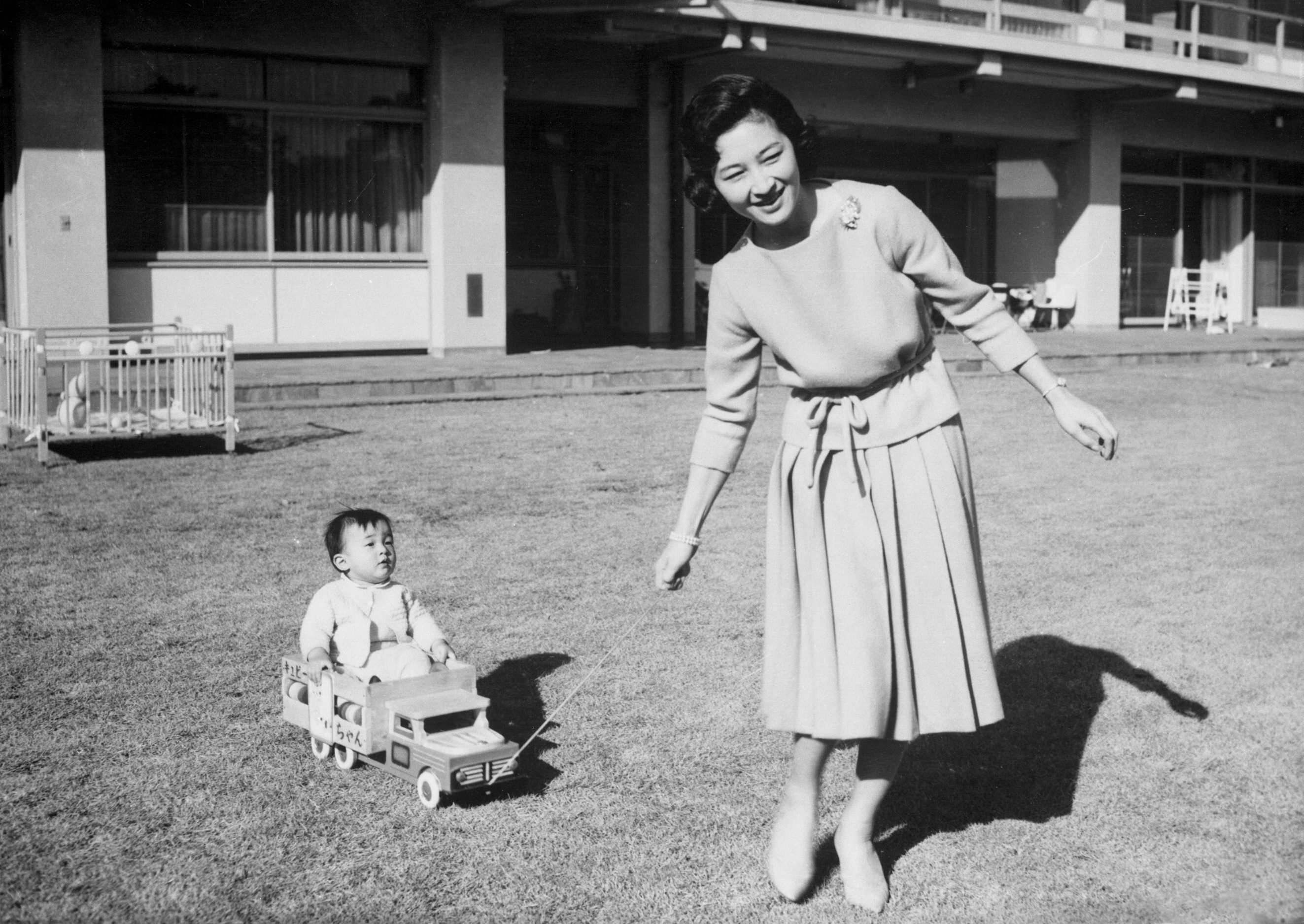 Kaiserin Michiko und Sohn Naruhito