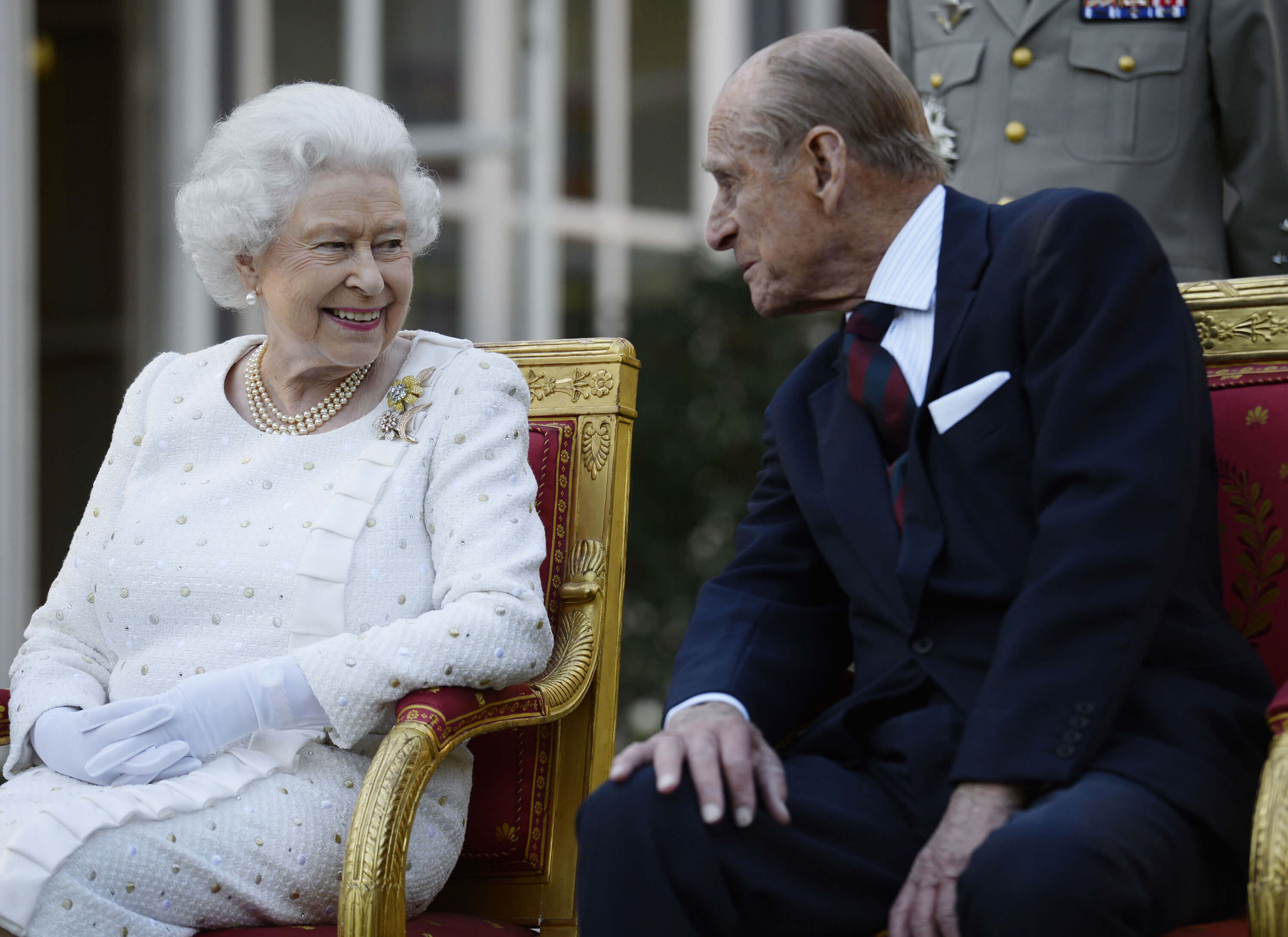 Queen Elizabeth: So baute Prinz Philip sie auf