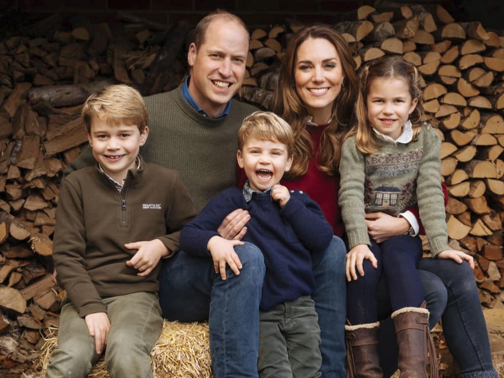 Prinz George und Prinzessin Charlotte unterstützen Prinz William