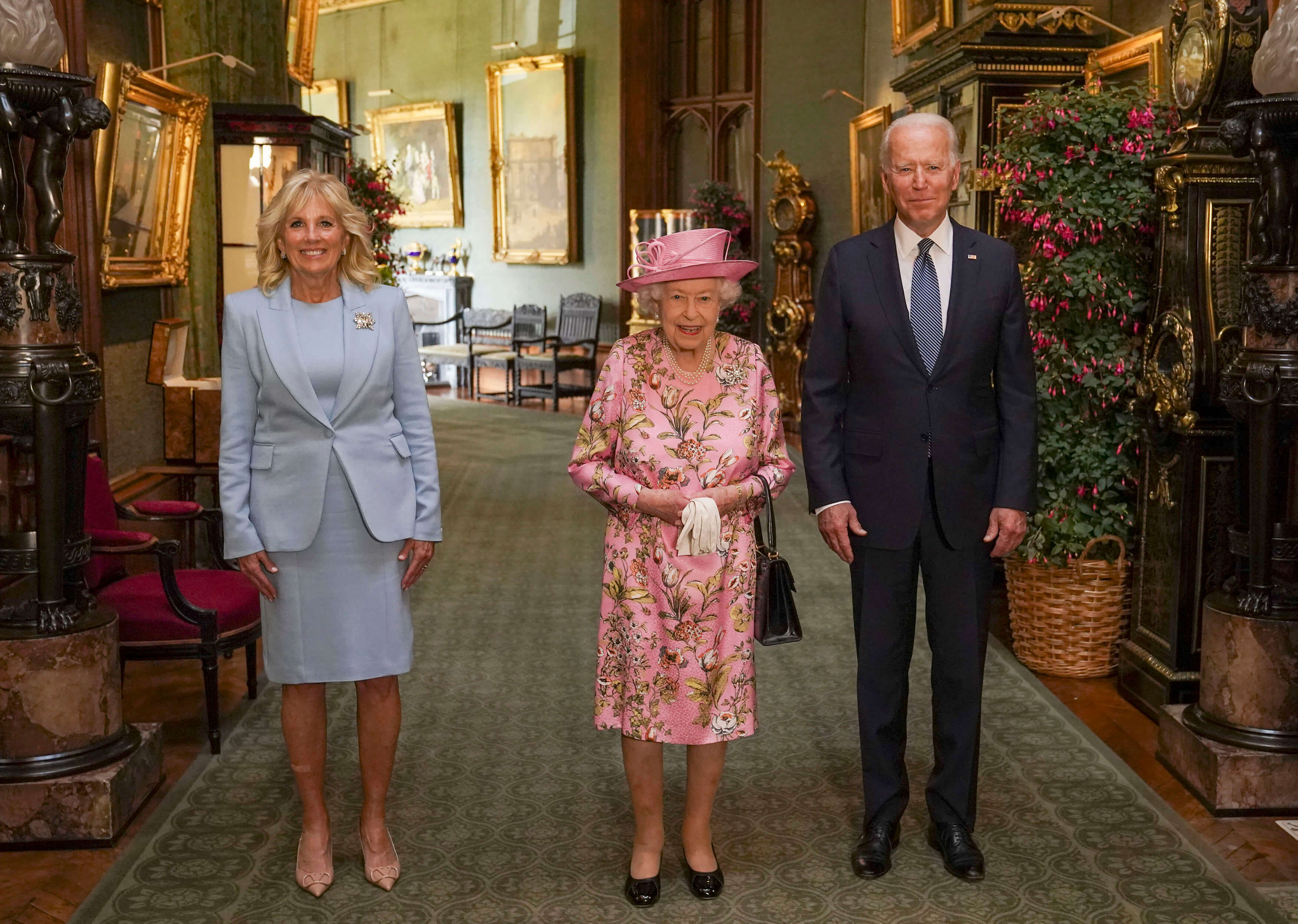 Queen Elizabeth erinnert Joe Biden an seine Mutter