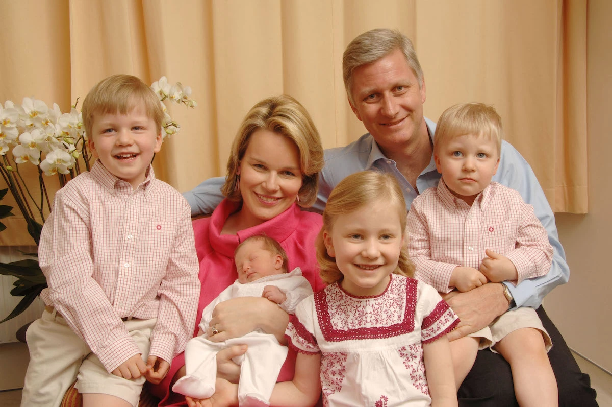 Prinzessin Elisabeth von Belgien als Kind mit ihren Geschwistern