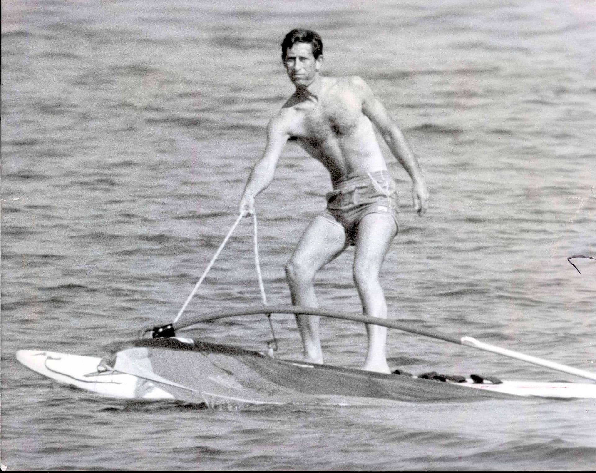 Prinz Charles Surft