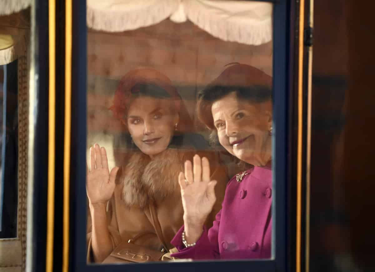 Königin Letizia und Königin Silvia in Kutsche