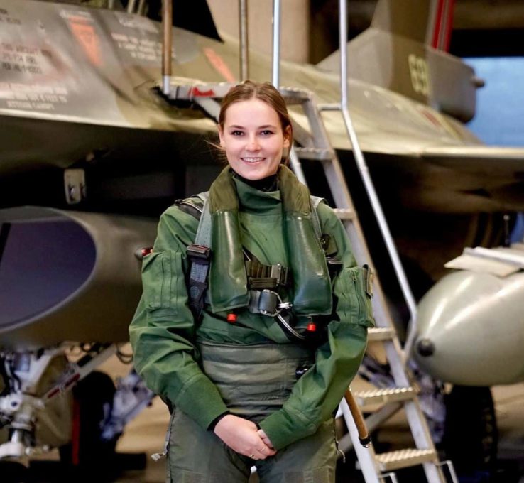 Prinzessin Ingrid Alexandra fliegt mit dem Kampfjet