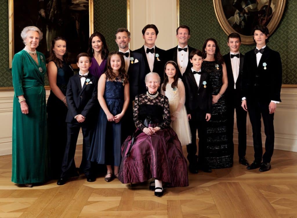 Königsfamilie überrascht Königin Margrethe