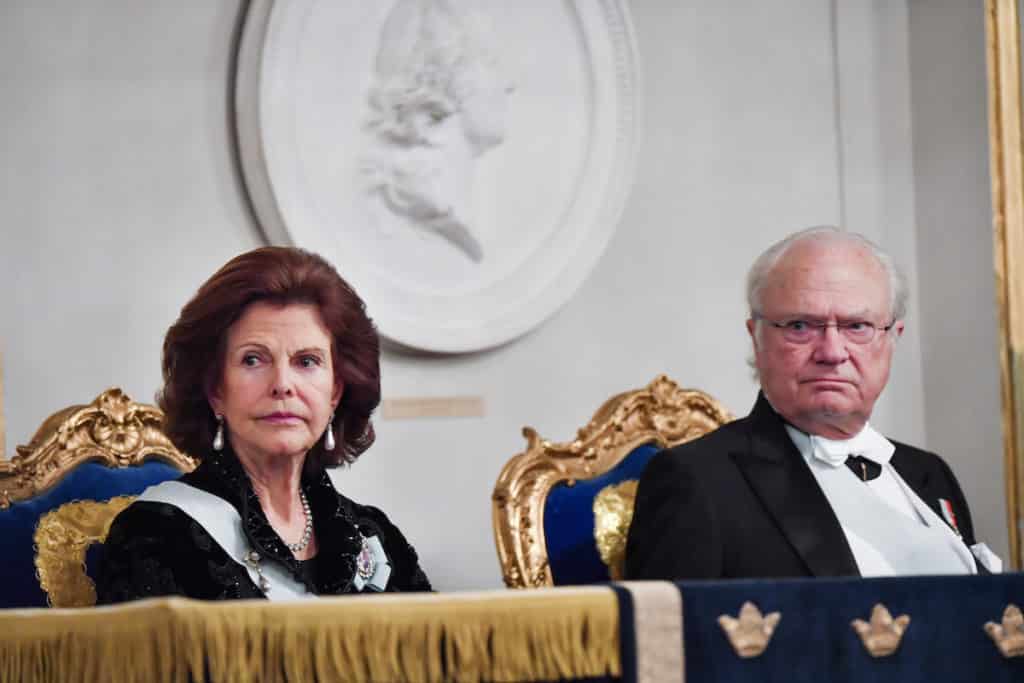 Eilmeldung aus dem schwedischen Königshaus: Königin Silvia und König Carl Gustaf wurde positiv auf Covid-19 getestet.
