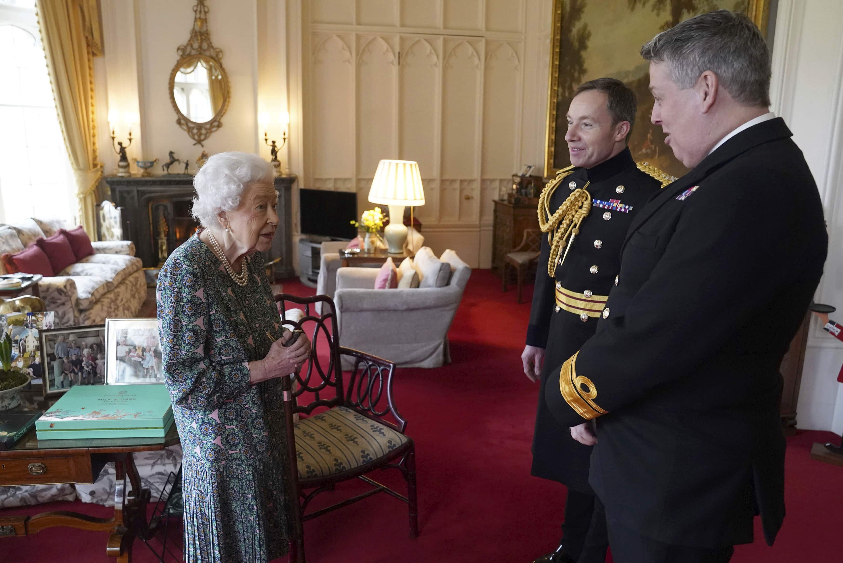 Queen Elizabeth: Neues Foto mit ihren Urenkeln
