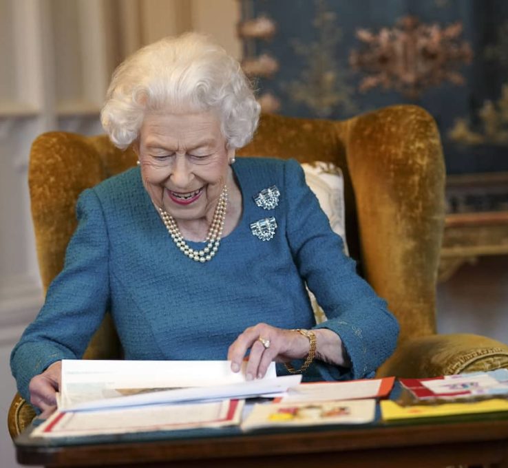 Queen Elizabeth: Dieses verborgene Detail stimmt sorgenvoll