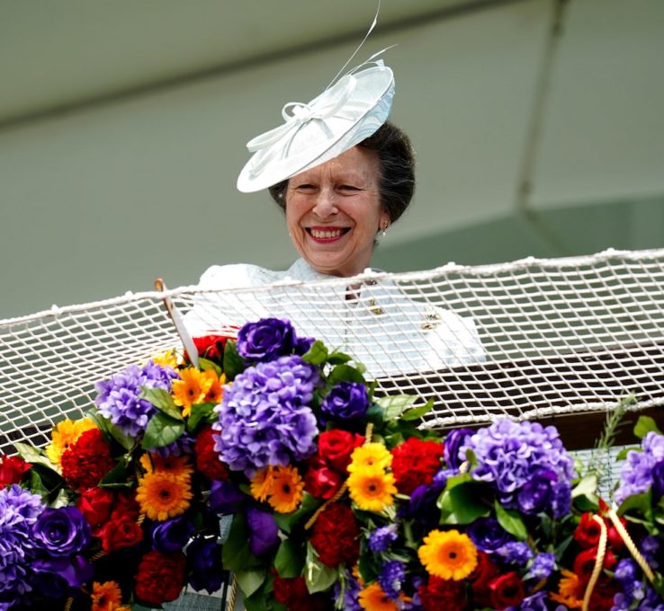 Prinzessin Anne vertritt Queen Elizabeth beim Pferderennen