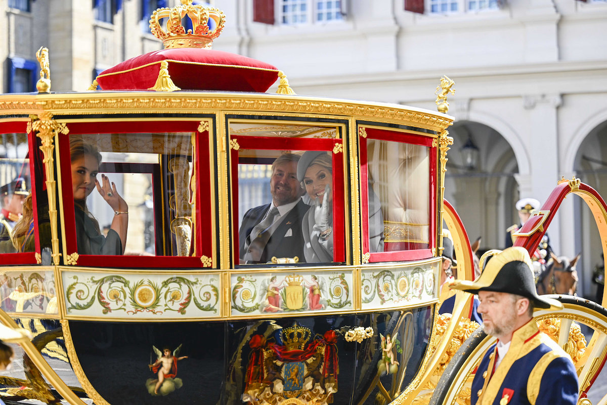 Prinsjesdag: Prinzessin Amalia, Königin Maxima und König Willem-Alexander in der Kutsche