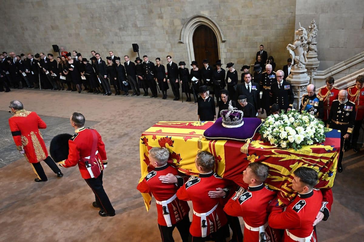 Queen Elizabeth: Gabriella Windsor bricht zusammen