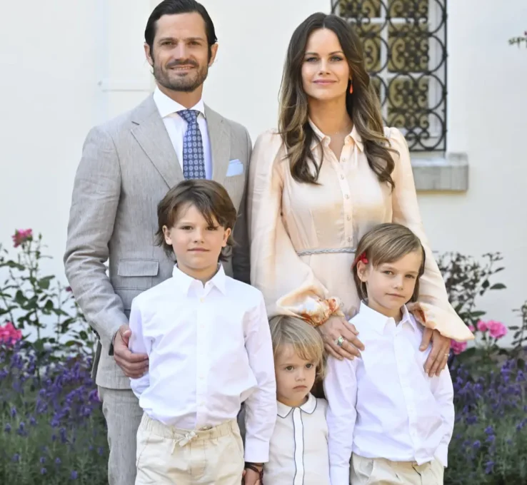 Bald sind sie zu sechst. Nach den Söhnen Alexander, Julian und Gabriel erwarten Prinzessin Sofia und Prinz Carl Philip Baby Nummer vier. © IMAGO / TT