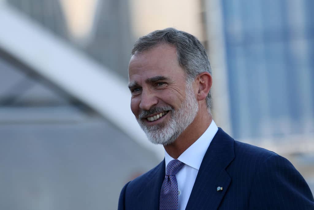 König Felipe ist zur umstrittenen Fußball-WM nach Katar gereist.