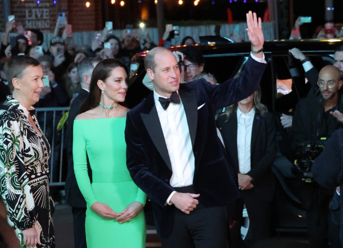 Prinzessin Kate und Prinz William werden beim Earthshot Prize von jubelnden Fans empfangen.