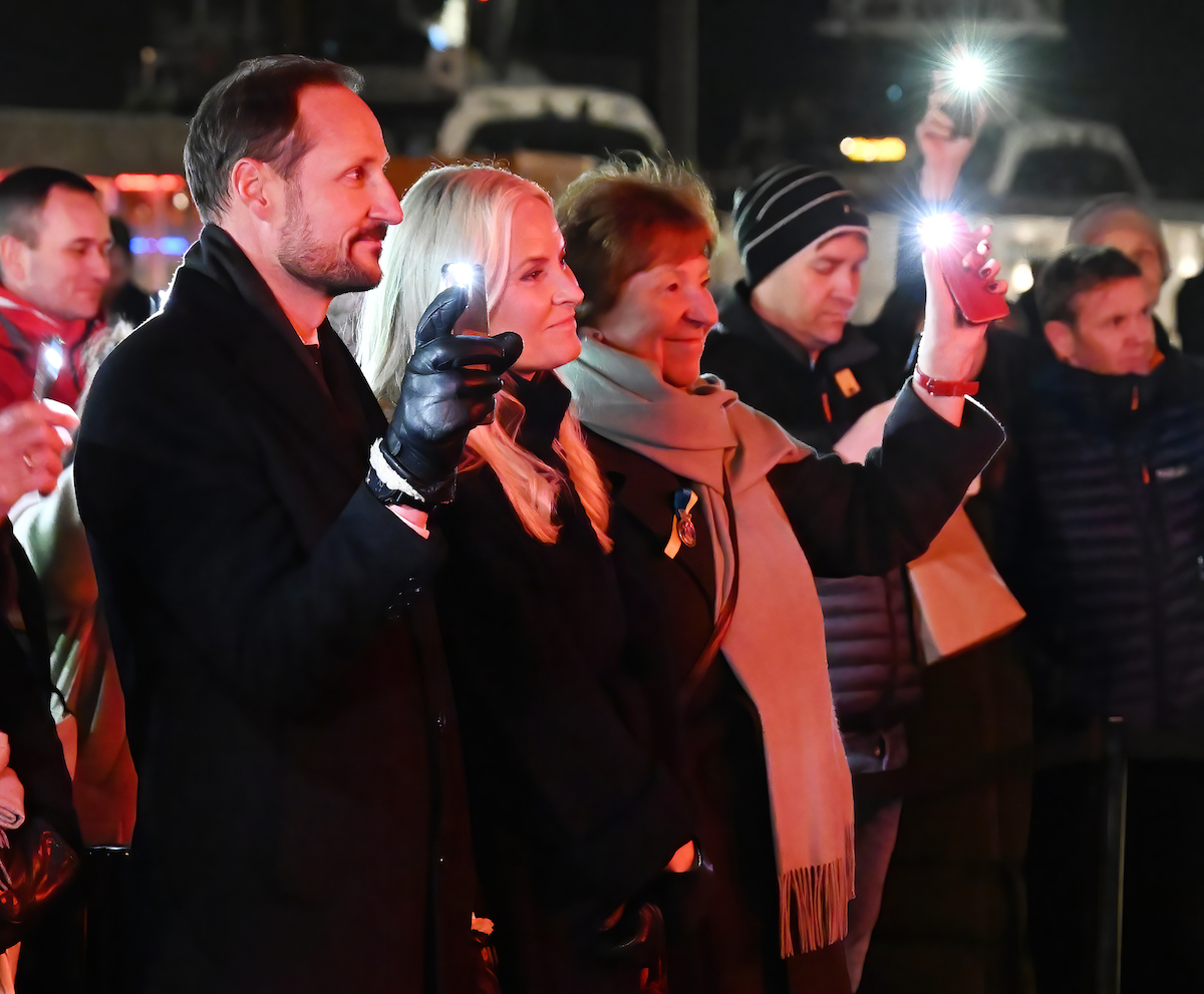 Kronprinzessin Mette-Marit und Kronprinz Haakon setzen Zeichen gegen Krieg in der Ukraine