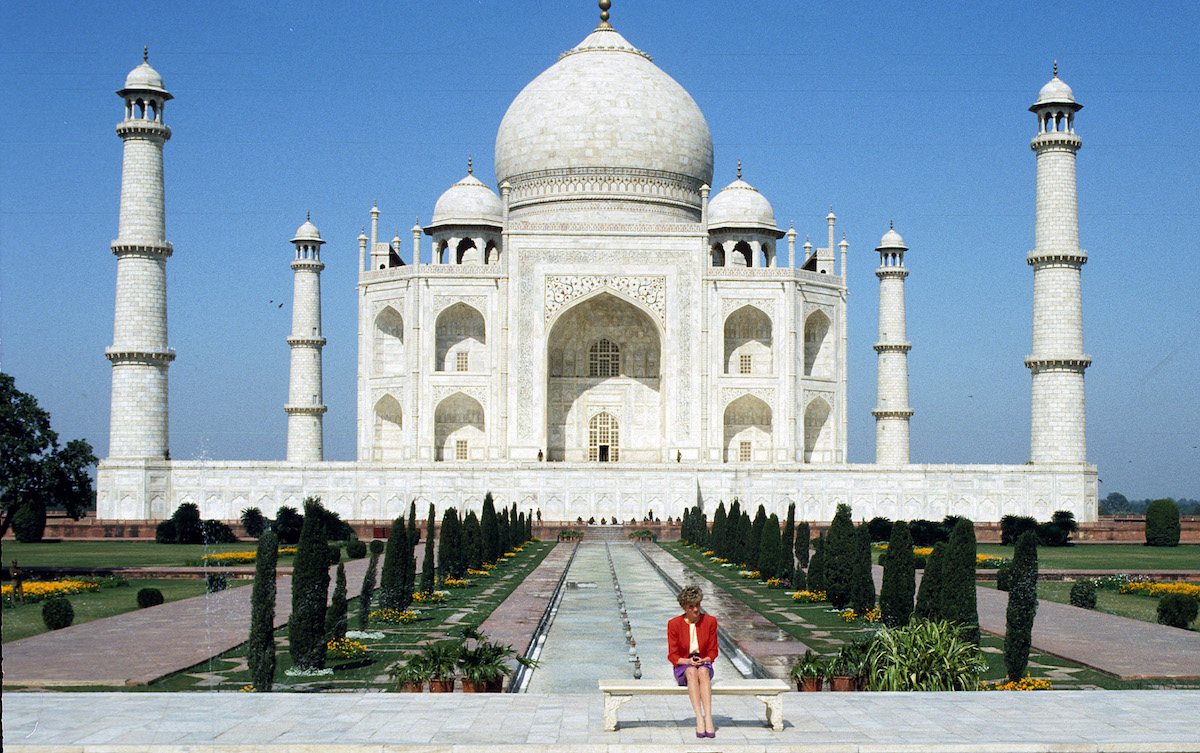 Prinzessin Diana 1992 vor dem Taj Mahal