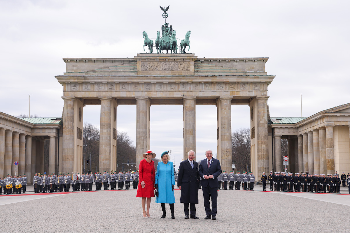 Charles und Camilla vor dem Brandenburger Tor