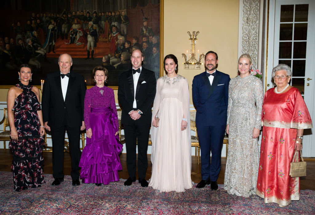 Anlässlich des Besuchs von Prinzessin Kate und Prinz William in Norwegen 2018 luden König Harald und Königin Sonja zum Gala-Dinner.