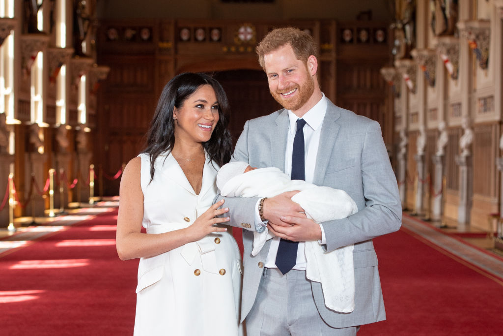Herzogin Meghan und Prinz Harry präsentierten am 8. Mai 2019 ihr Söhnchen Archie der Weltöffentlichkeit.