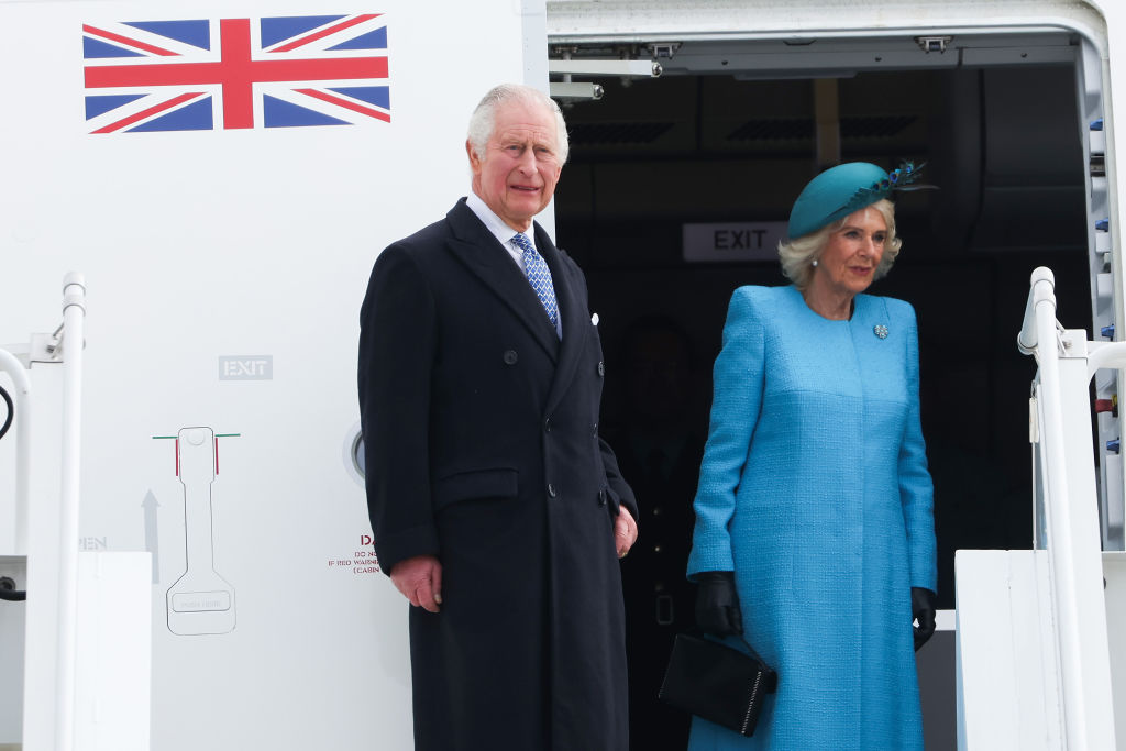 König Charles und Königin Camilla sind in Berlin gelandet.