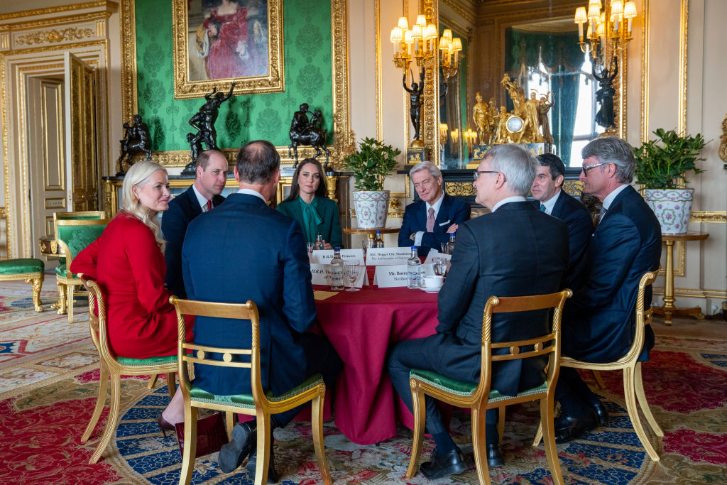 Prinzessin Kate und Prinz William empfangen Mette-Marit und Haakon von Norwegen auf Schloss Windsor.