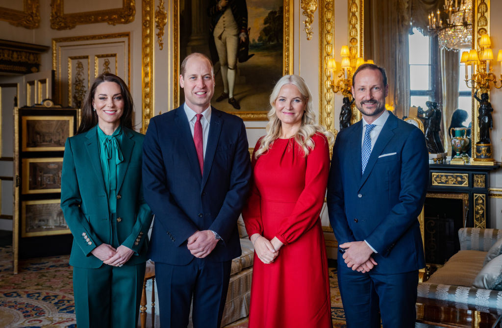 Kronprinz Haakon und Kronprinzessin Mette-Marit besuchen Prinzessin Kate und Prinz William auf Schloss Windsor.