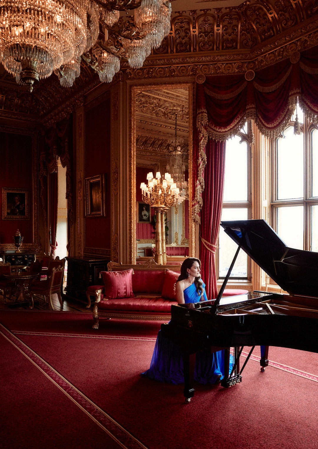 Prinzessin Kate spielt Klavier ESC