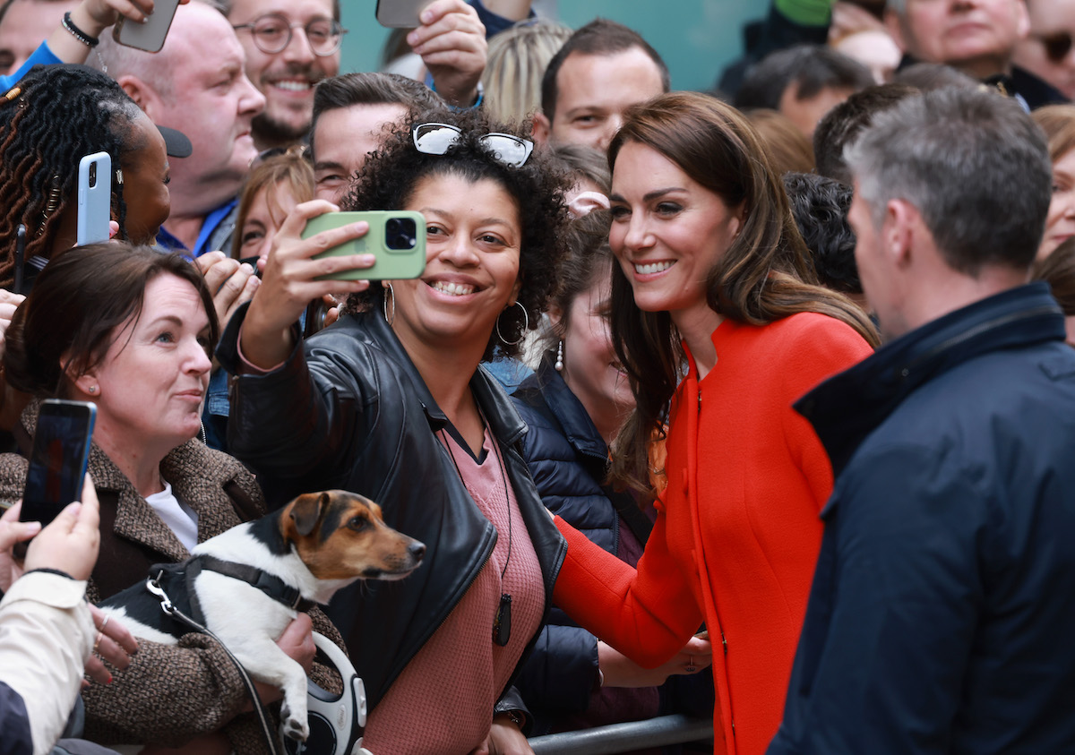 Prinzessin Kate macht Selfie mit Fan