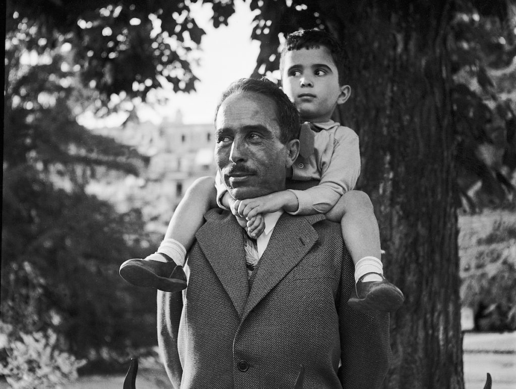 Talal von Jordanien mit seinem Sohn Hassan