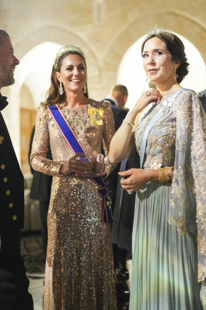 Kronprinzessin Mary und Prinzessin Kate bei der Hochzeit in Jordanien