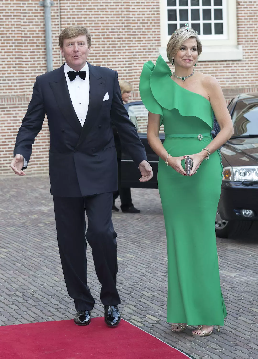 3. Juni 2014: Die niederländische Königsfamilie gibt ein Dinner zu Ehren von Fürst Albert. Maxima trägt ein froschgrünes Kleid von Lanvin. © Michel Porro/Getty Images