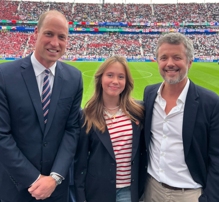 20. Juni 2024: Die Fußball-EM führt die Royals nach Frankfurt am Main. Gemeinsam schauen sich Prinz William sowie König Frederik und dessen Tochter Prinzessin Josephine das Spiel Dänemark gegen England an. „Möge das beste Team gewinnen“, erklärte der Thronfolger. © X/ThePrinceandPrincessofWales