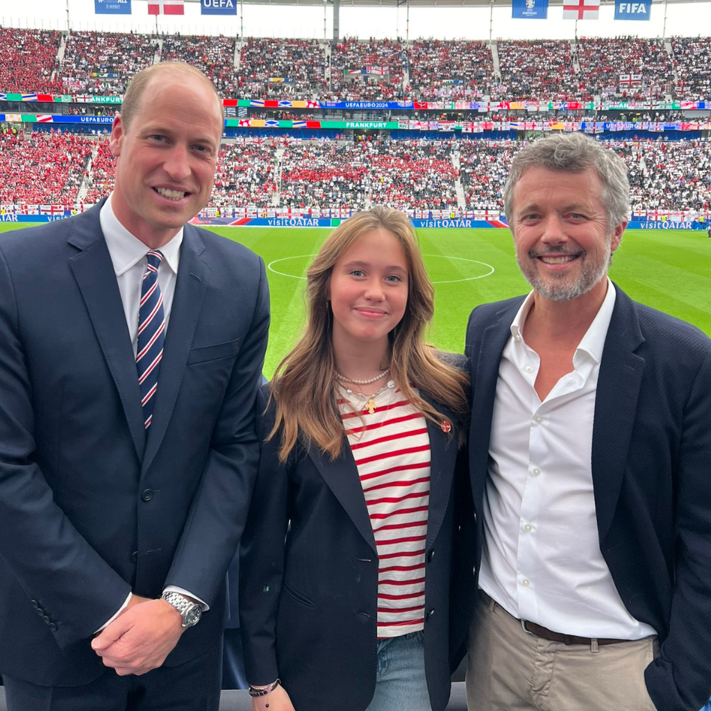 20. Juni 2024: Die Fußball-EM führt die Royals nach Frankfurt am Main. Gemeinsam schauen sich Prinz William sowie König Frederik und dessen Tochter Prinzessin Josephine das Spiel Dänemark gegen England an. „Möge das beste Team gewinnen“, erklärte der Thronfolger. © X/ThePrinceandPrincessofWales