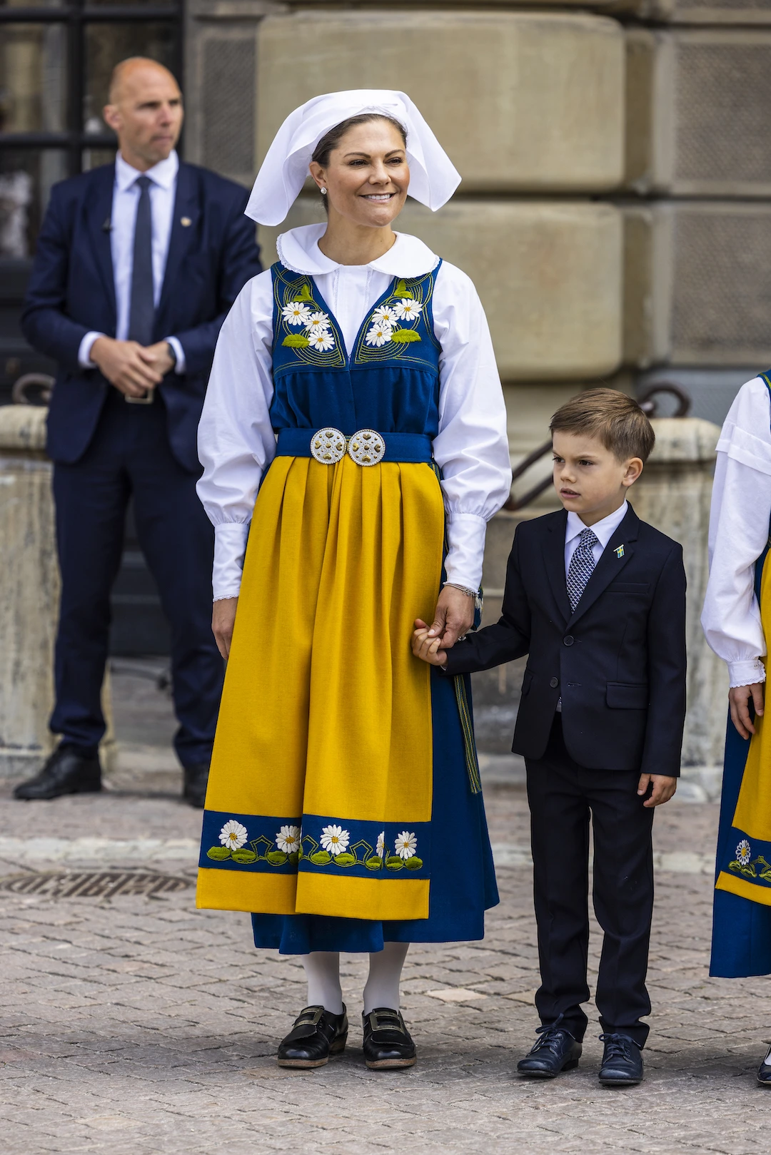 6. Juni 2022: Zum schwedischen Nationalfeiertag trägt Victoria natürlich die schwedische Tracht. © Michael Campanella/Getty Images