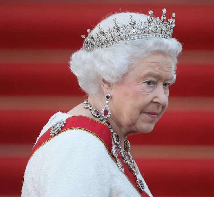 Queen Elizabeth mit Tiara