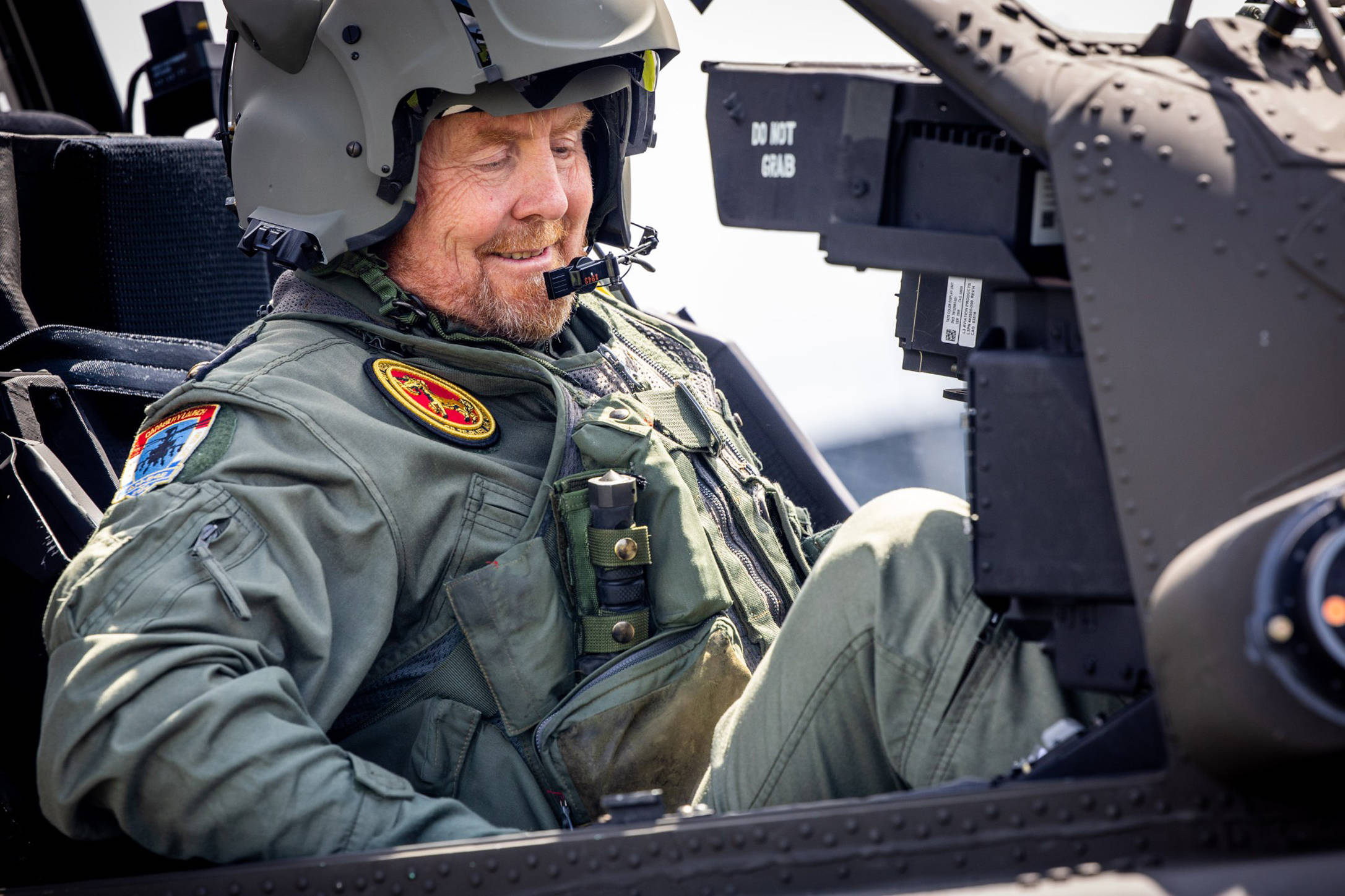 19. Juni 2024: König Willem-Alexander absolvierte einen Trainingsflug mit einem Apache-Kampfhubschrauber in Carlisle, England. © IMAGO / PPE