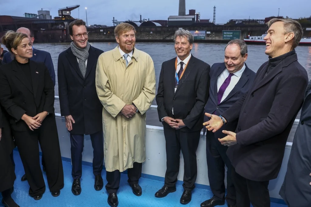 14. November 2023: König Willem-Alexander ist in Nordrhein-Westfalen zu Gast und besucht verschiedene wasserstoffbezogene Unternehmen und Institute in Nordrhein-Westfalen. © IMAGO / ANP