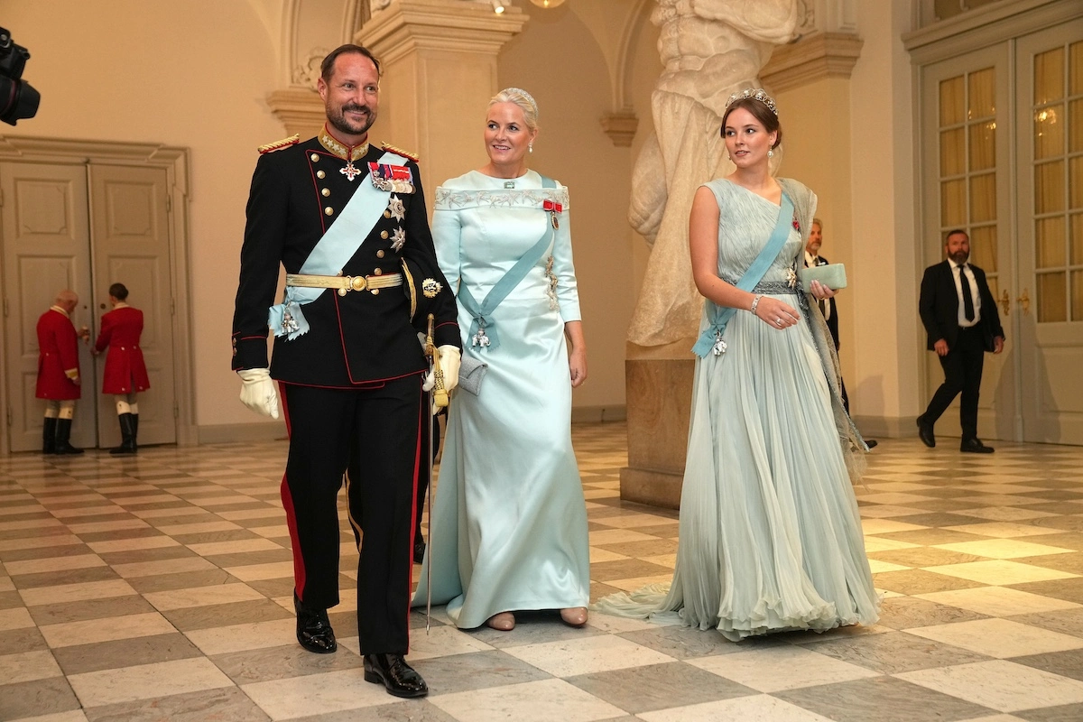 Kronprinz Haakon, Kronprinzessin Mette-Marit und Prinzessin Ingrid Alexandra von Norwegen bei der Gala zum 18. Geburtstag von Prinz Christian