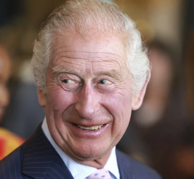 König Charles bekommt Unterhosen von Kindern geschickt. Das ist der Grund.