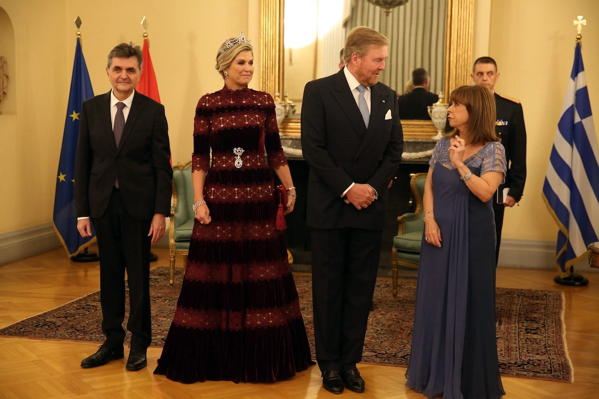 Königin Maxima der Niederlande im Kleid wie Königin Mathilde