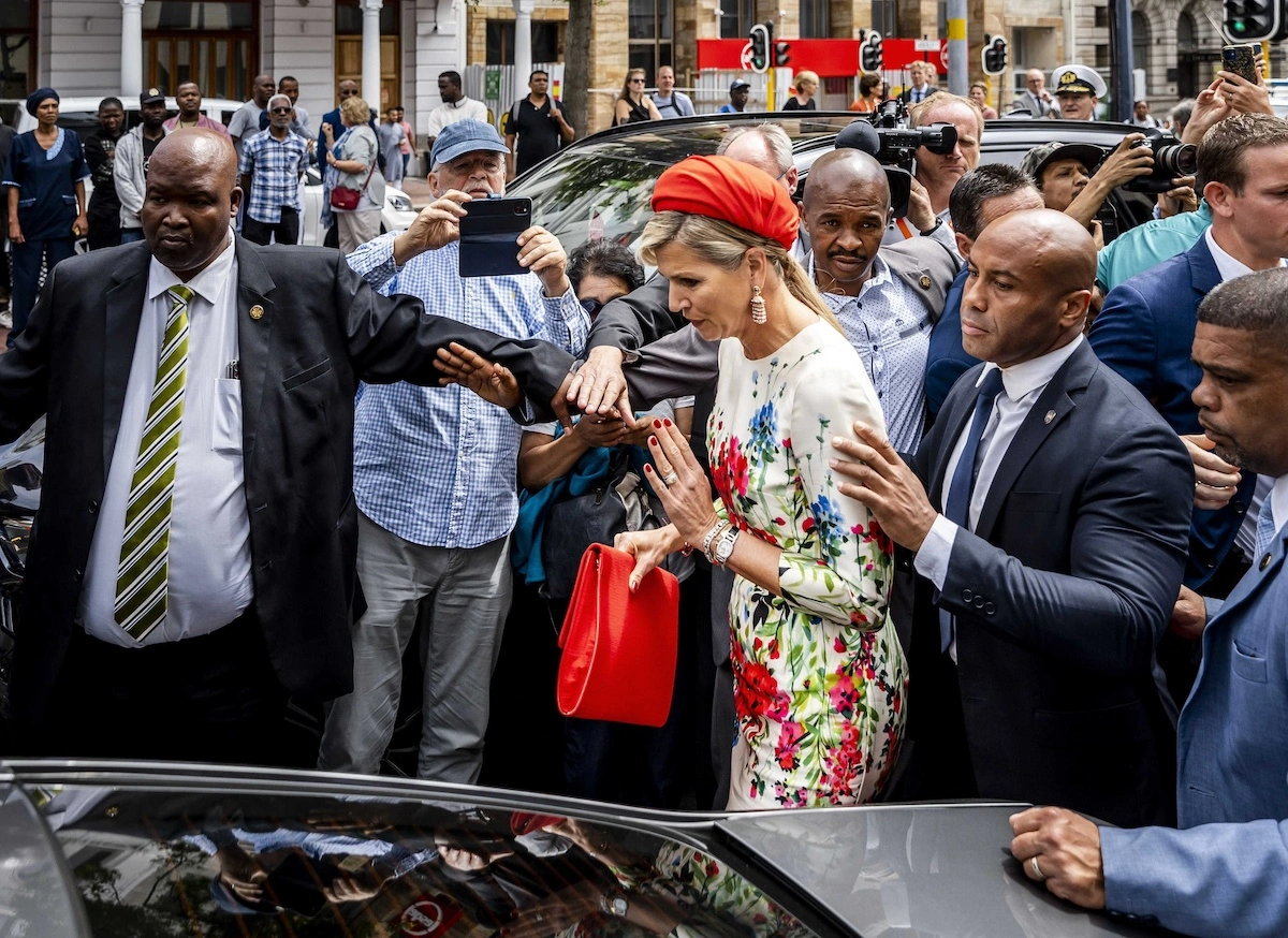 Königin Maxima flieht vor Protesten im Kapstadt