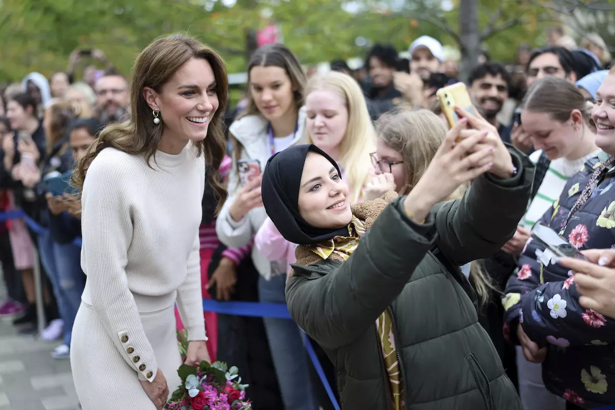 Prinzessin Kate macht Selfie