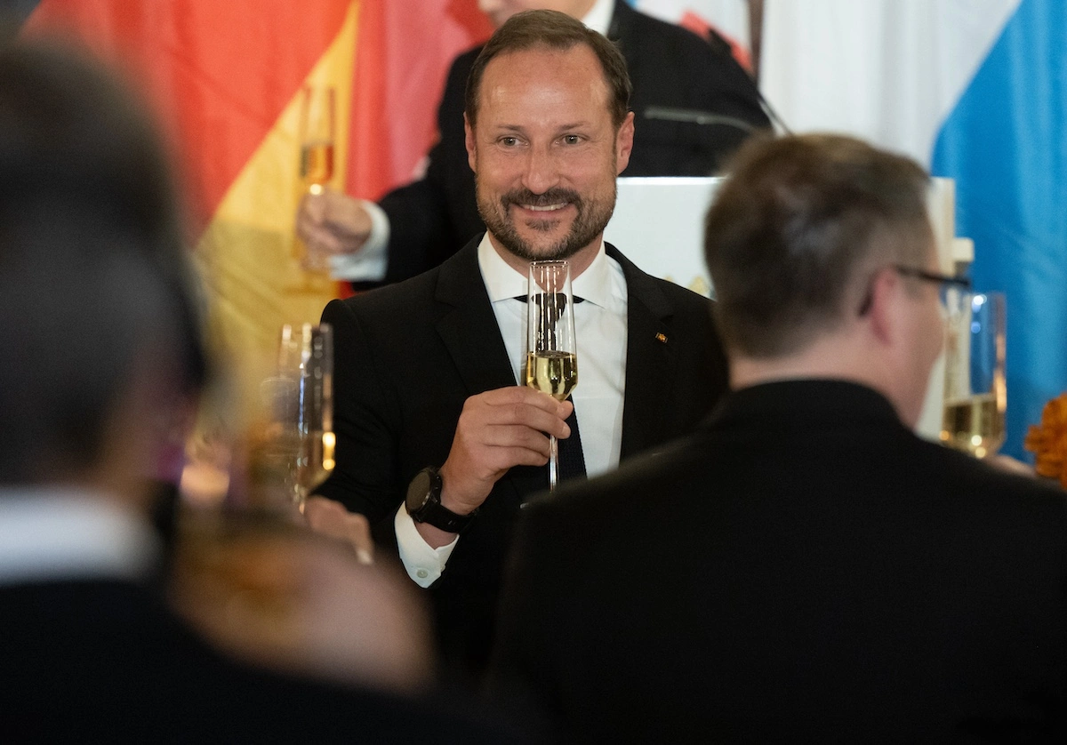 Kronprinz Haakon beim Festessen in München, November 2023