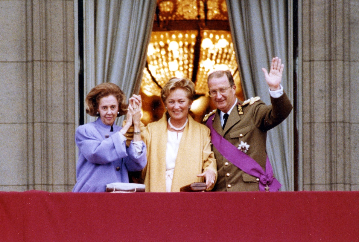 Am 9. August 1993 folgt Albert von Belgien (59) seinem kinderlosen Bruder König Baudouin auf den Thron. An seiner Seite sind seine Schwägerin Königin Fabiola (li.) und Königin Paola.