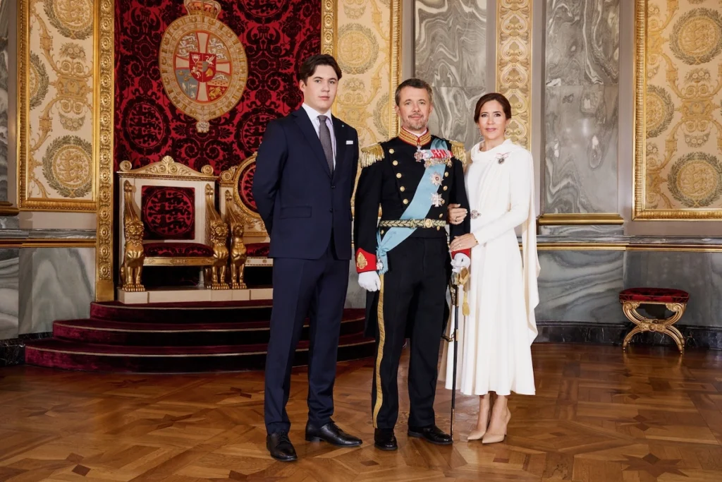 Offizielle Fotos von Kronprinz Christian, König Frederik und Königin Mary