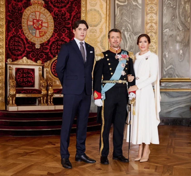 Offizielle Fotos von Kronprinz Christian, König Frederik und Königin Mary