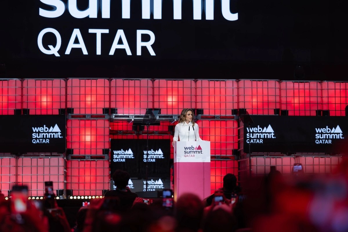 27. Februar 2024: Königin Rania appelliert beim Web Summit Qatar für sofortiges Ende des Krieges gegen Gaza sowie ein Ende der Behinderung dringend benötigter Hilfslieferungen.© IMAGO / PPE